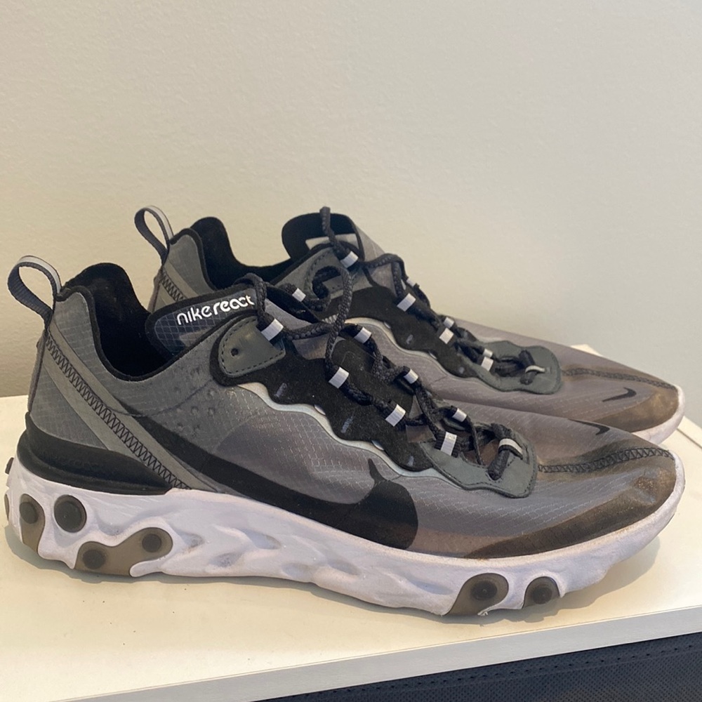 NIKE REACT ELEMENTS - SIZE 10 (worn less than 5 times)